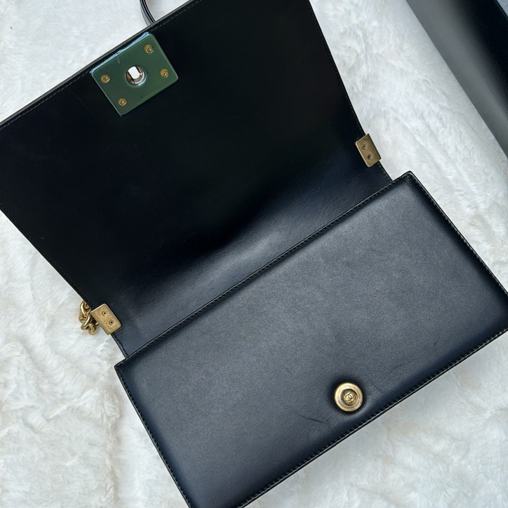 Chanel limited edition medium python boy bag - Picture 8 of 16